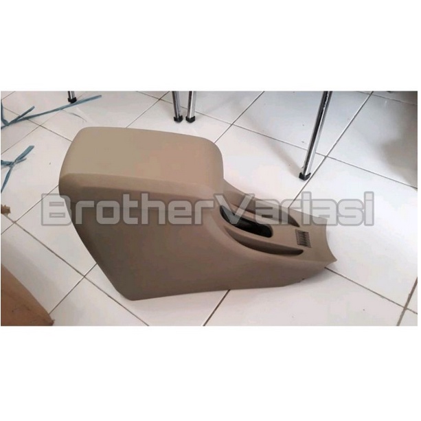 Armrest Box Konsol: Kenikmatan dan Fungsionalitas di All New Avanza