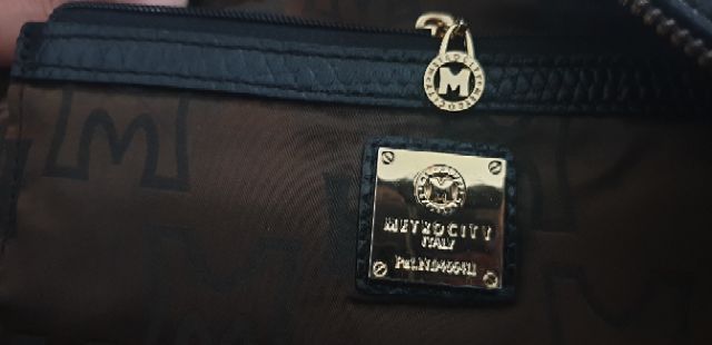 MJA Bag Boutique - Original Metrocity doctor's bag Preloved No flaws, sign  of usage only P 3,500