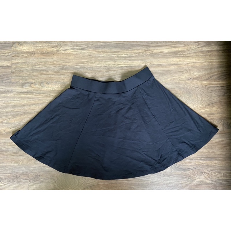 H&m black skater outlet skirt