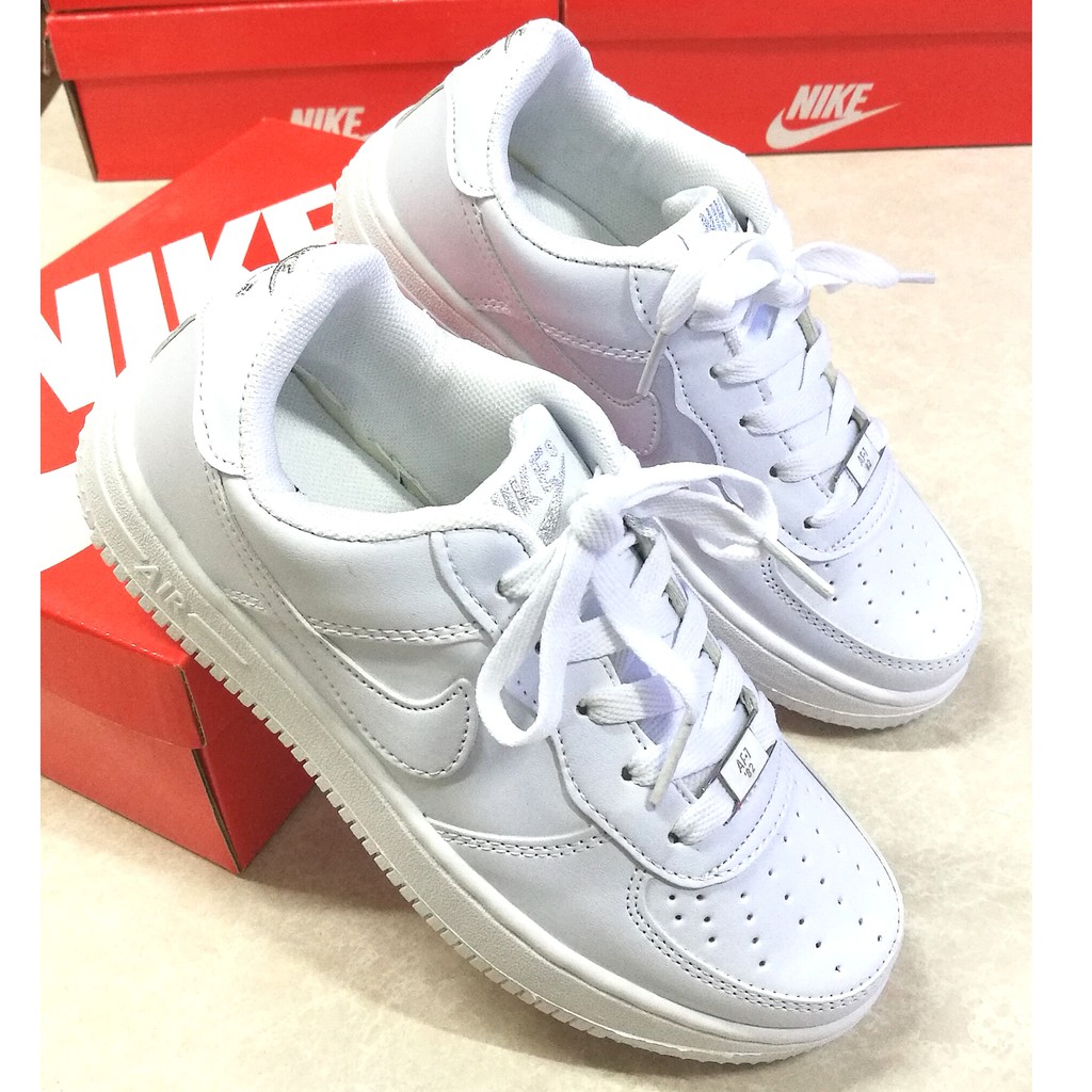 Girls all clearance white nikes