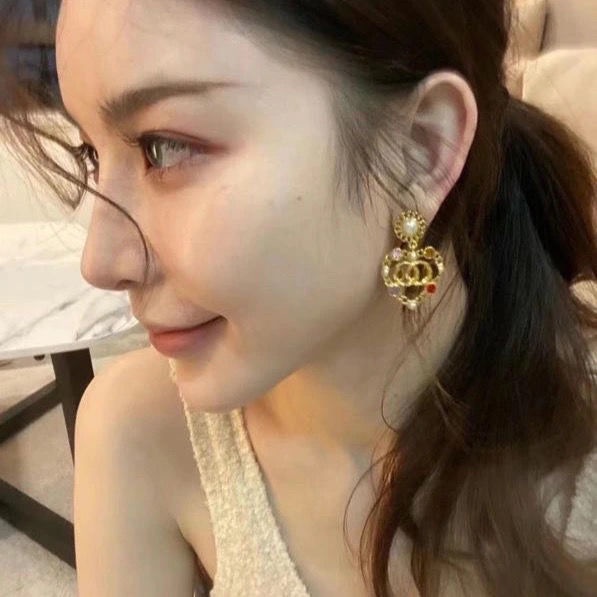 Chanel Xiangjia Chic Chanel-Style Stud Earrings Classic Letter Love Heart Earrings  Pearl Colorful Cr