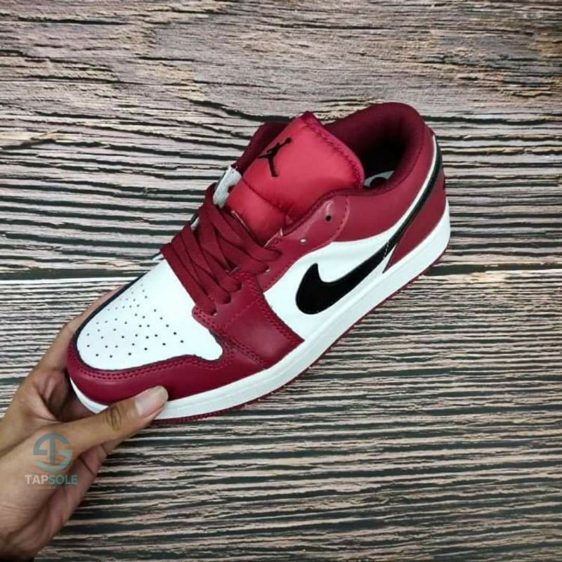nike air jordan 1 low noble red