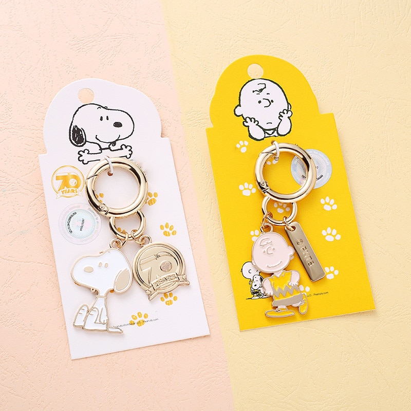 2020 New Cute Cartoon Charlie Brown Key Chain Peanut Dog KeyChains
