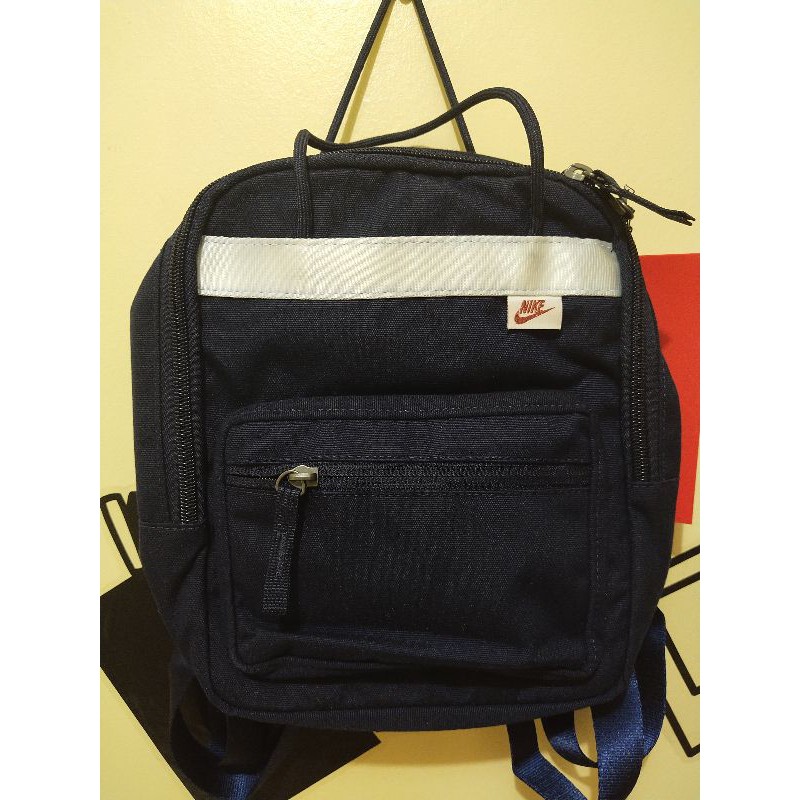 Nike boxy best sale mini backpack