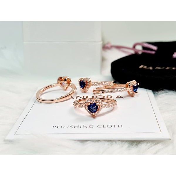 Pandora Sparkling Blue Elevated Heart Ring