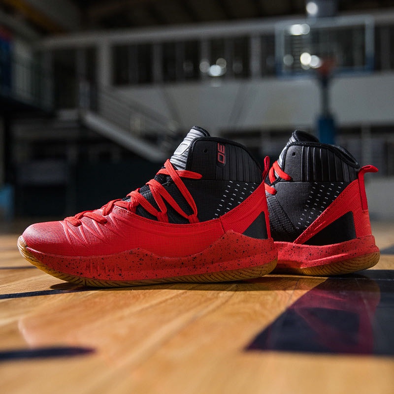 Curry 5 store men red