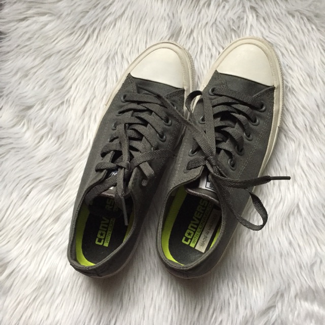 Chuck taylor hotsell 2 gray