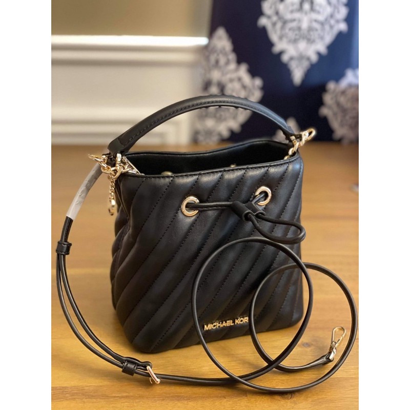 NWT Michael Kors Suri Small Quilted Crossbody Bucket Bag- Black