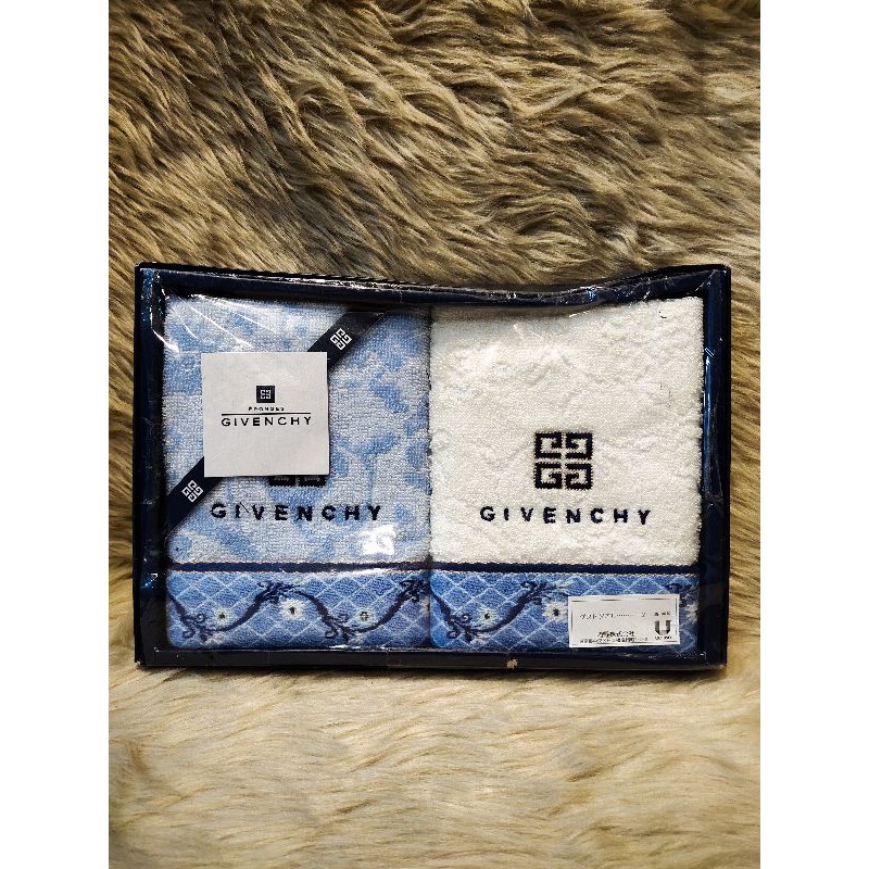 Givenchy towels best sale