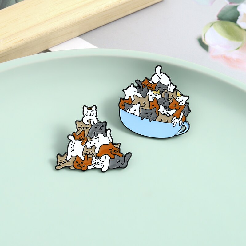 A Cup of Cats Enamel Pin Cat Coffee Cup Mug Brooches Bag Lapel Pin ...