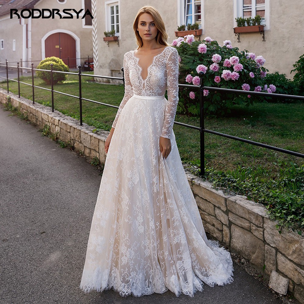 elegant lace wedding dress