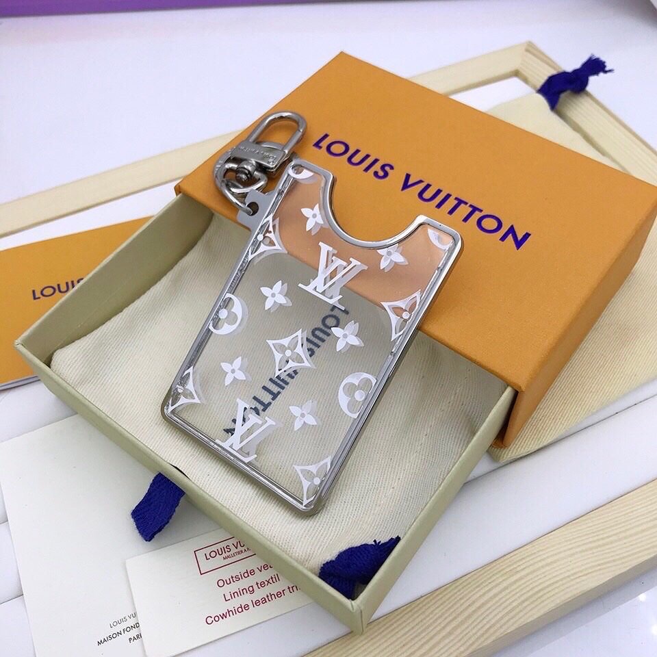 Louis Vuitton MONOGRAM Lv prism id holder (M68285)  Id holder, Functional  accessories, Trending accessories