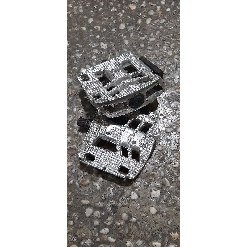 HARO PEDAL 1PC AND 2PC MODEL AVAILABLE 700 PAIR NA Shopee Philippines