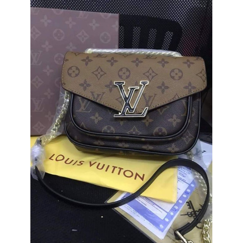 Lv sling bag store with gold chain