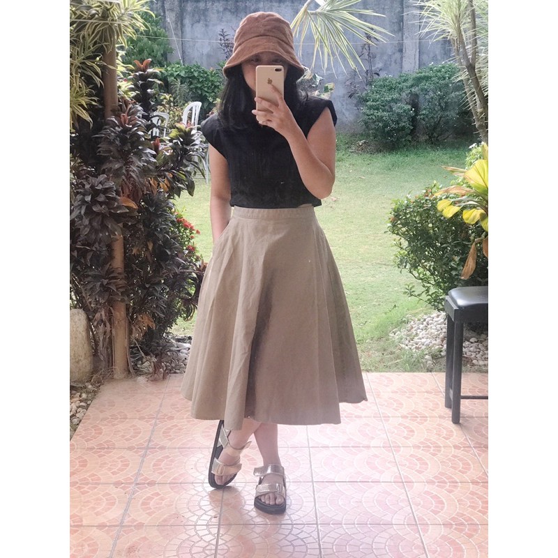 Midi circle outlet skirt with pockets