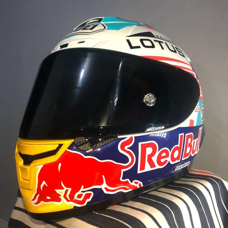 新品未使用　Red Bull フルフェイスヘルメット　シールド保護フィルム付　L SHOEI フルフェイスヘルメット Red Bull