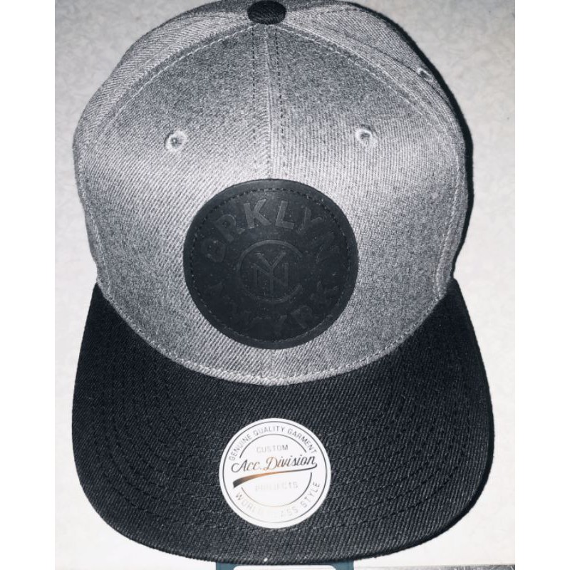 H&m hotsell snapback cap