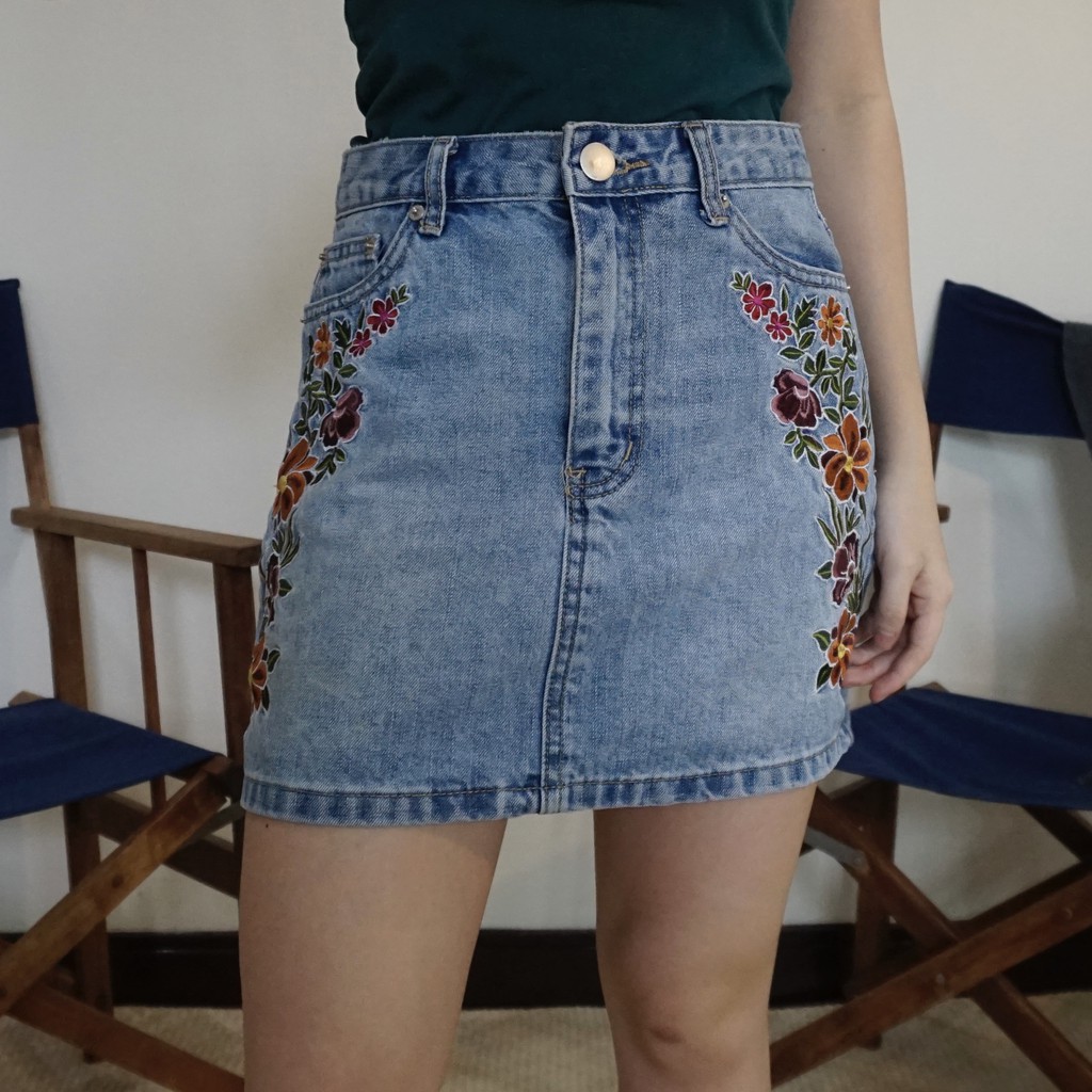 Forever 21 denim skirt w embroidered floral details Shopee