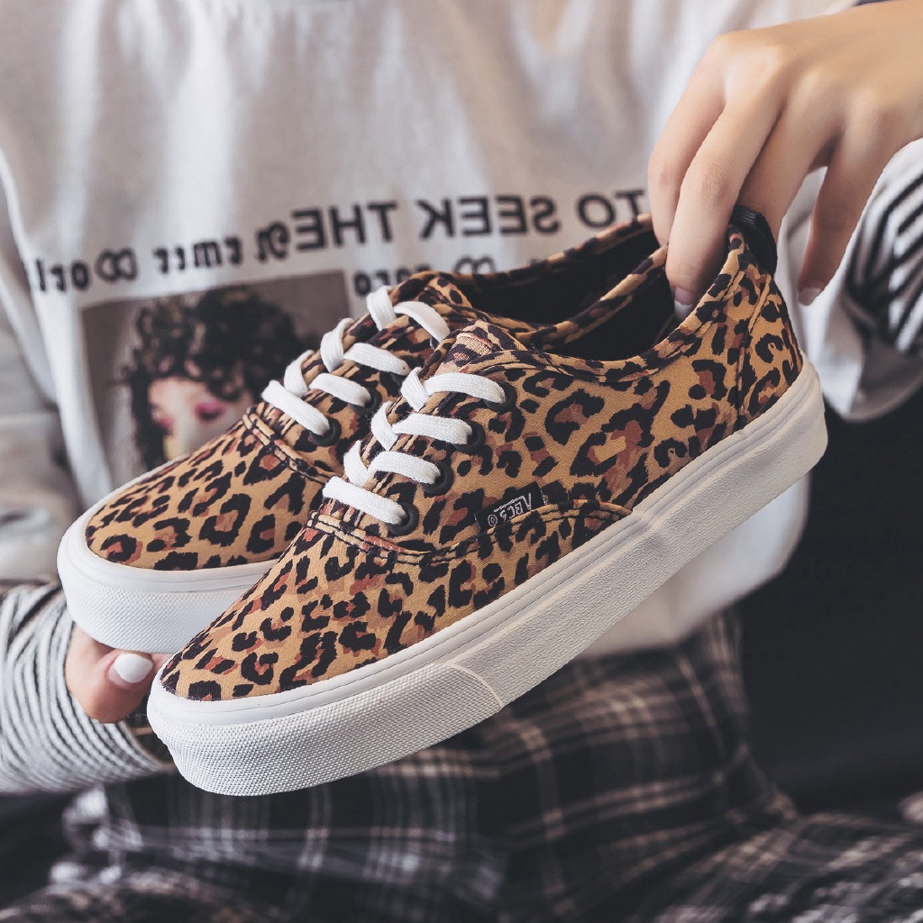 Leopard deals vans women