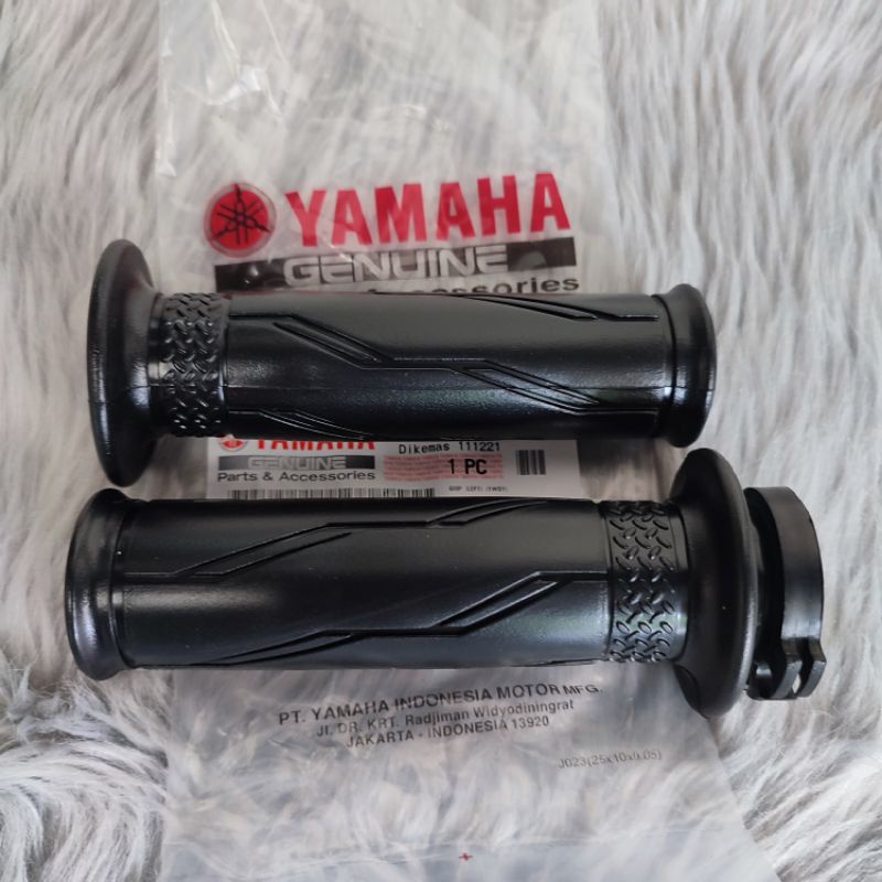 Yamaha Genuine Handle Grip Set Left and Right (Aerox/Nmax/M3/Soul i 125 ...