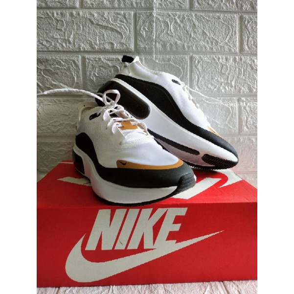 Air max dia outlet white/black/metallic gold women's shoe