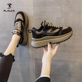 Kasut perempuan, Women's Fashion, Footwear, Sneakers on Carousell