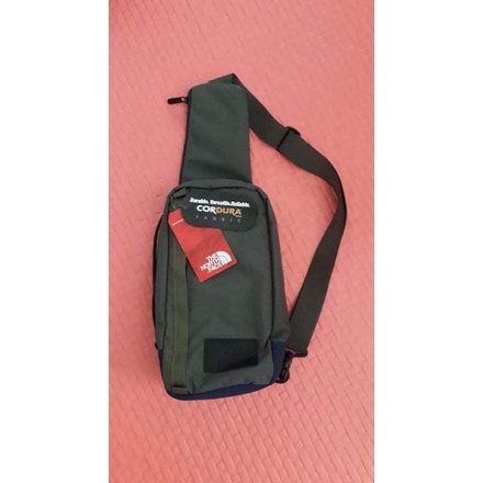 The north face cross body clearance 7l field bag