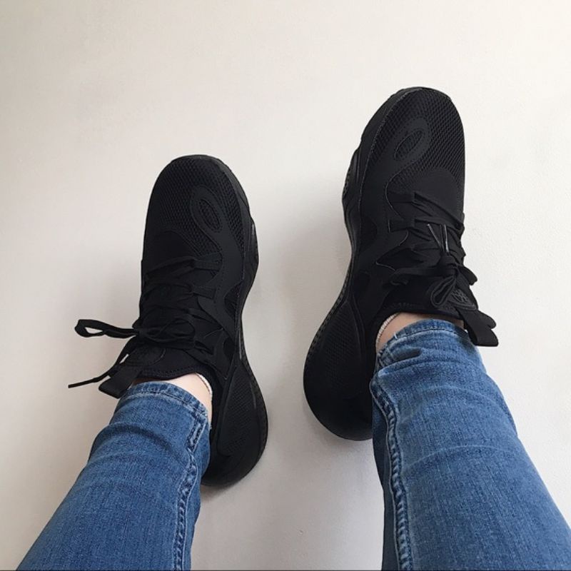 Triple black clearance huarache with jeans