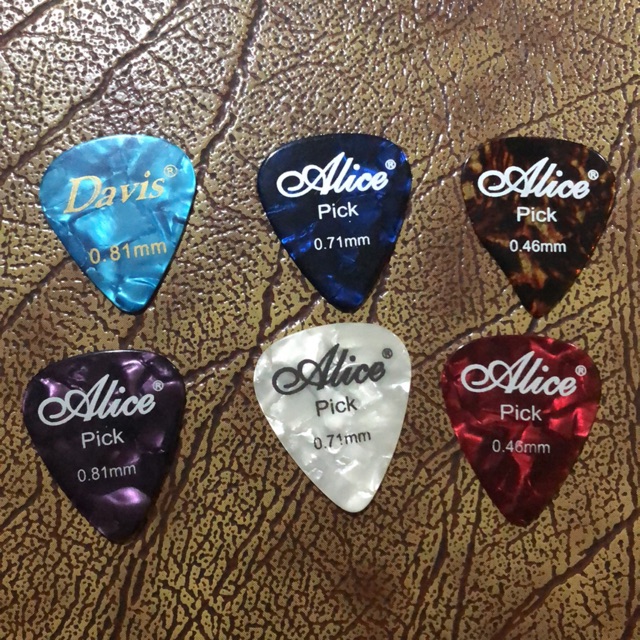 Guitar pick deals shopee