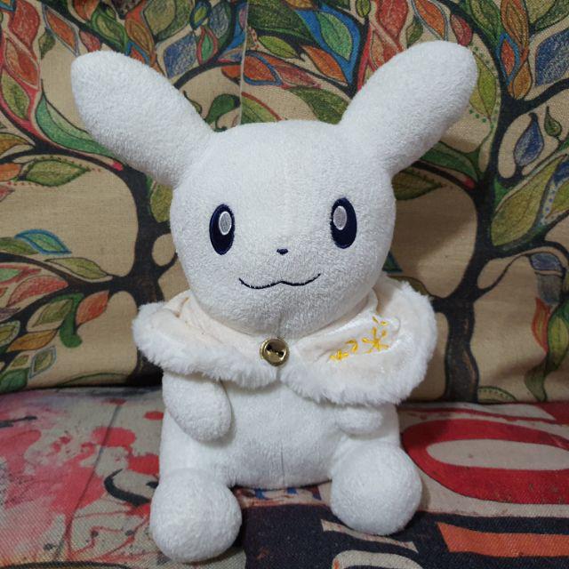 Snow pikachu plush on sale