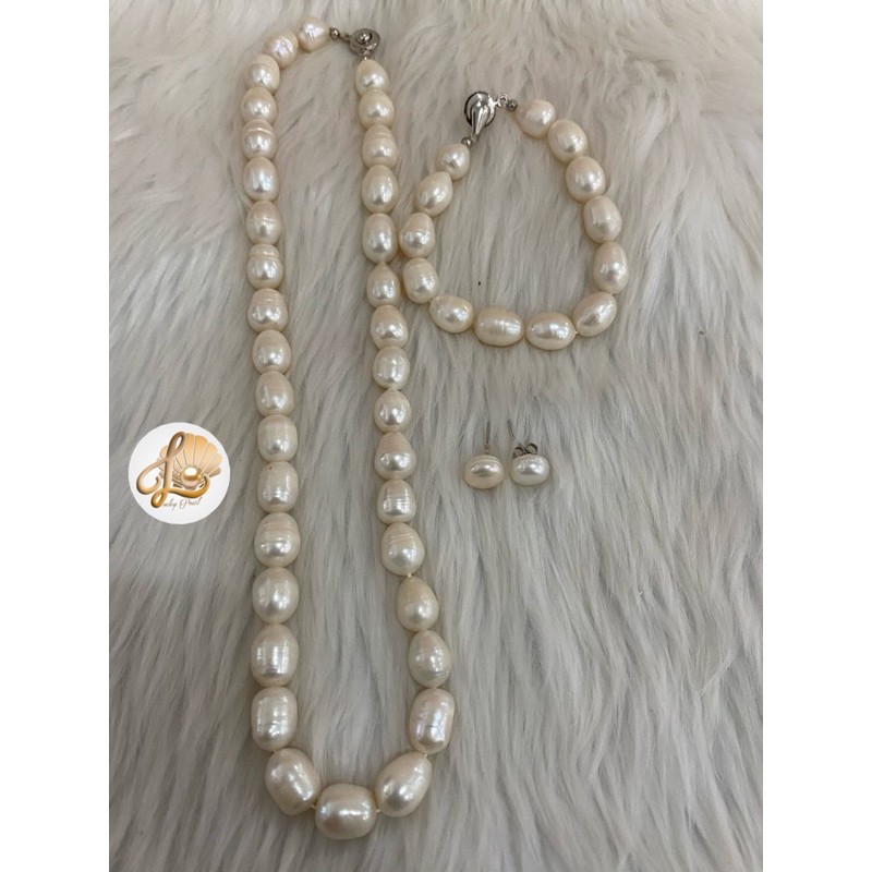 Fresh on sale pearl necklace