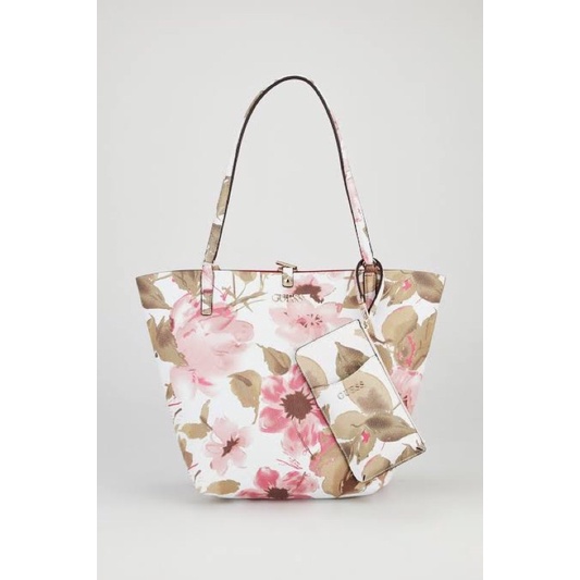 Buy Guess Alby Toggle Tote Bag from £85.00 (Today) – Best Deals on