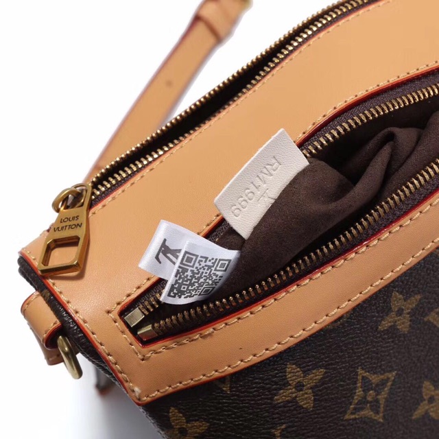 Louis Vuitton Sling Bag New design auntenti quality