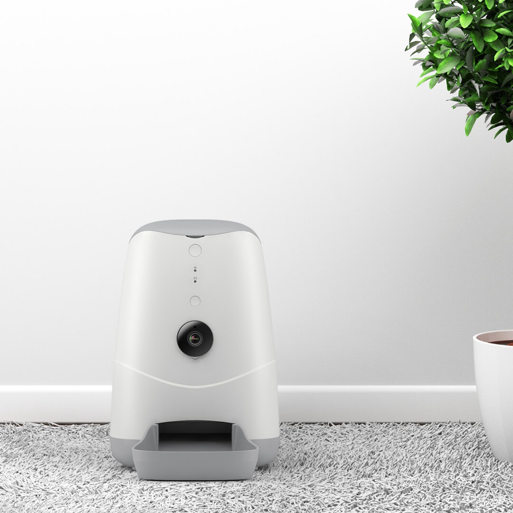 Millet White Pai Nicole as Automatic Pet Feeder Dogs and Cats Mobile