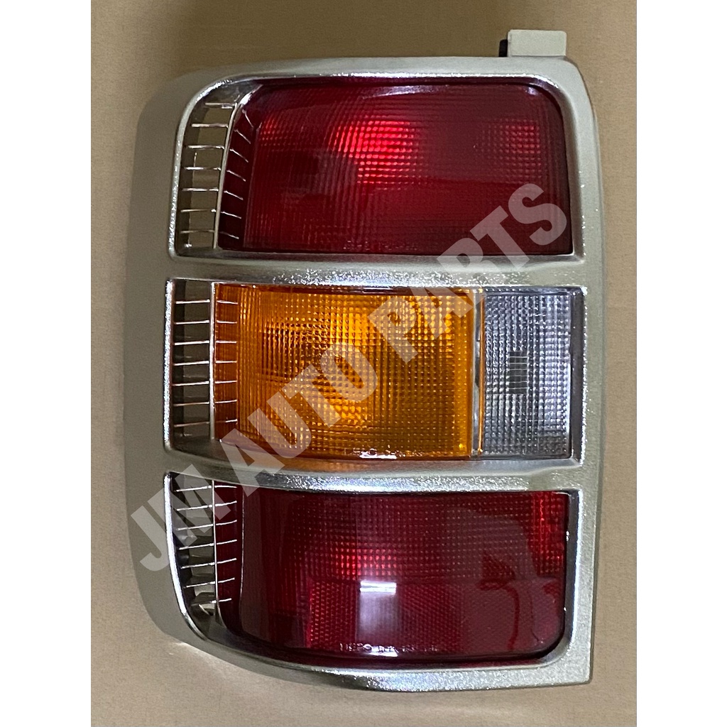 DEPO Tail Light Pair – Left & Right Rear – For Mitsubishi Pajero / Montero 1992-2000 – 214-1946L/R-UE