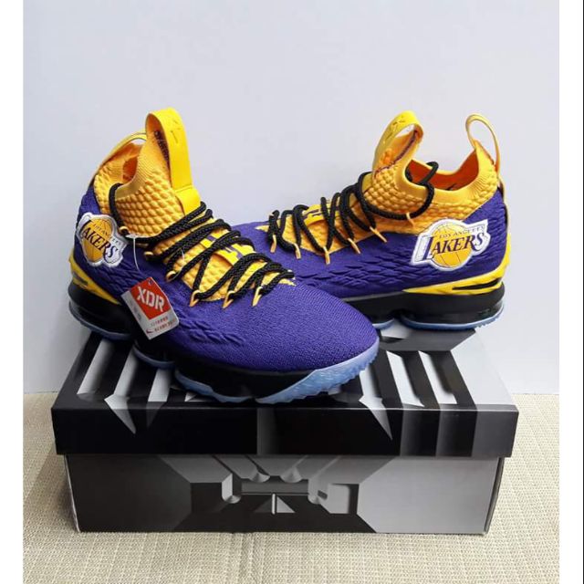 Lebron lakers shoes sales 15