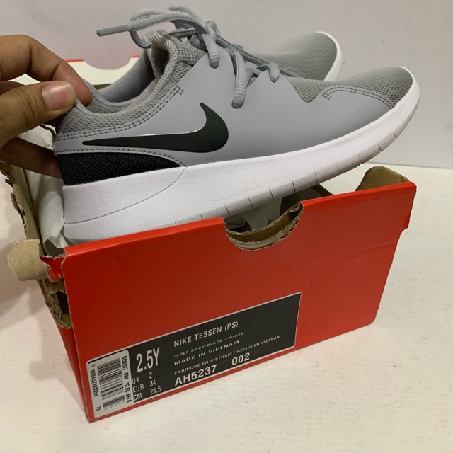 Nike tessen hot sale grey