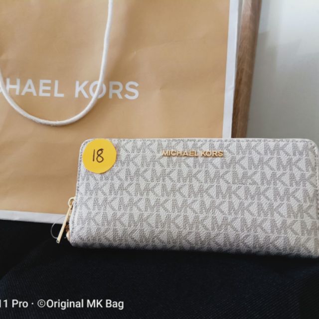 Michael kors deals wallet cost