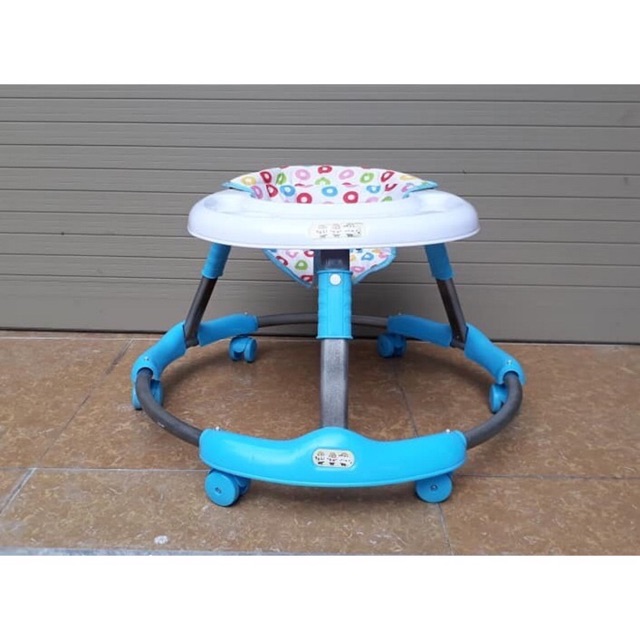 Highclass 3Legged Walkers For Babies With Folding Snack Table
