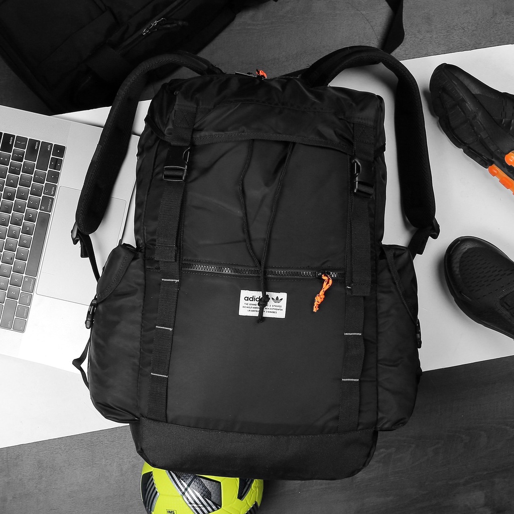 Urban utility outlet 2 backpack