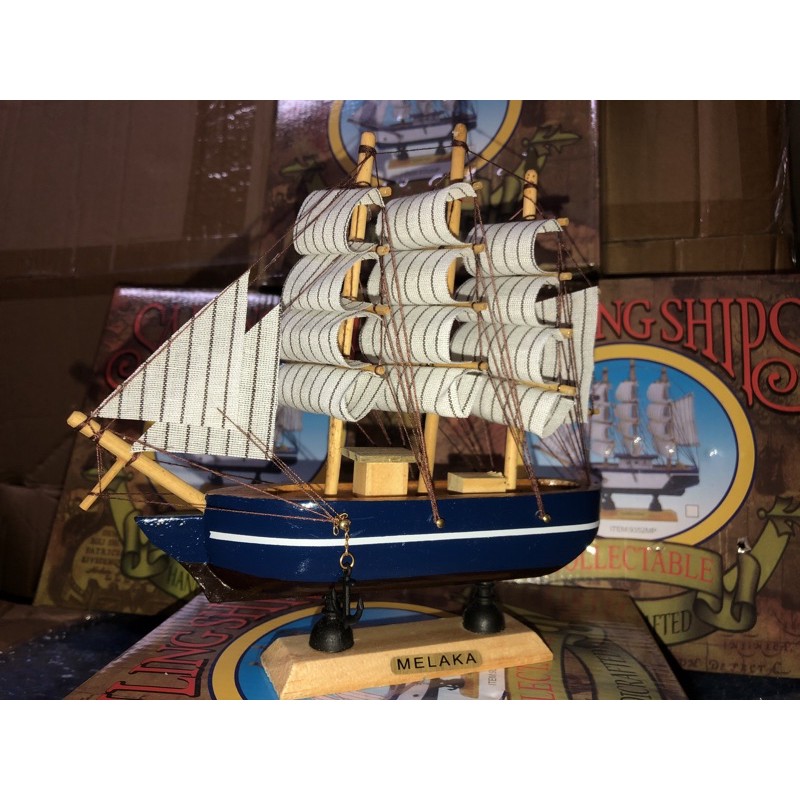 Wooden Ship Model Colourful Home Decoration Melaka Souvenir | Shopee ...
