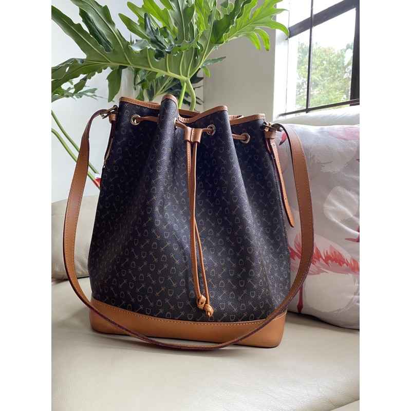 Branded bucket bag new arrivals