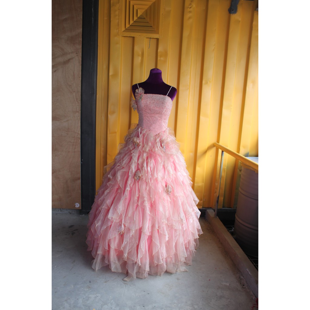 Used couture hot sale gowns