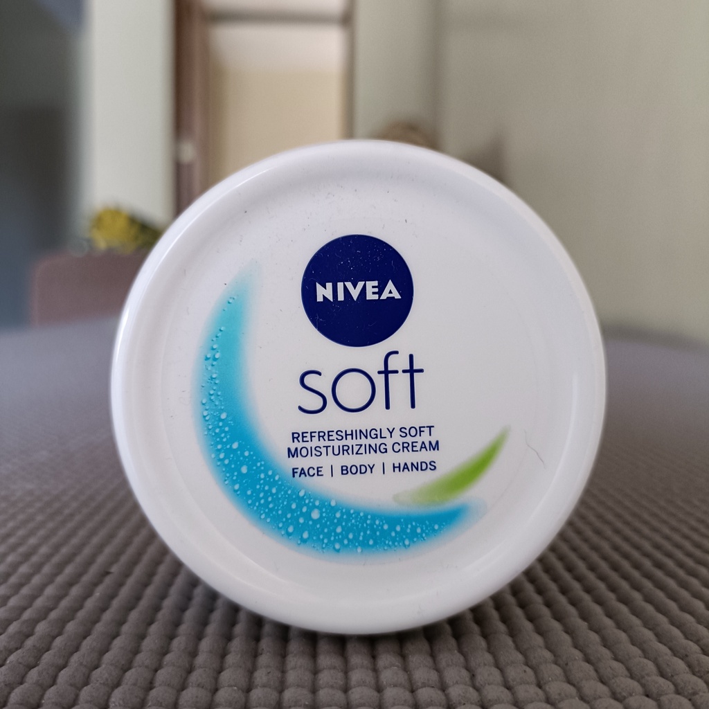 NIVEA Soft Moisturizing Cream with Jojoba Oil and Vitamin E 100 mL ...