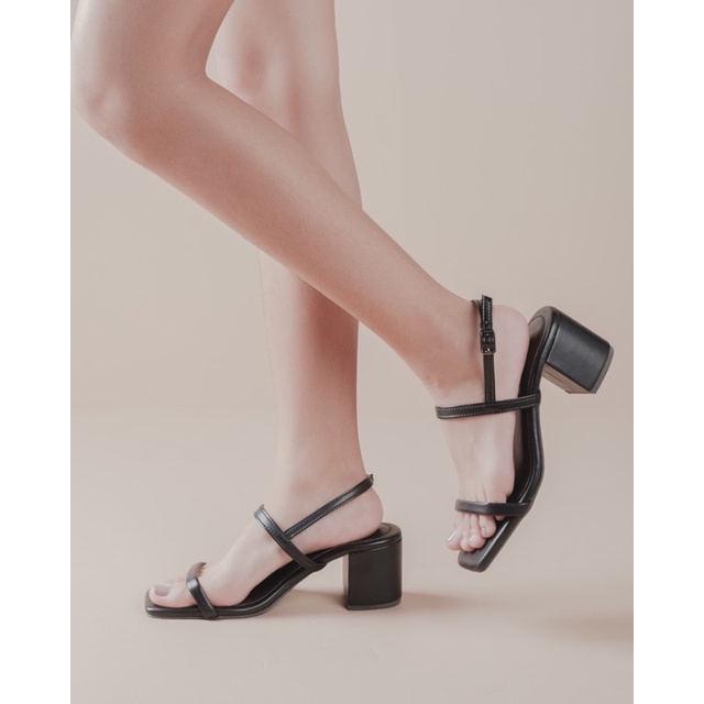 Black 2 outlet inch heel sandals