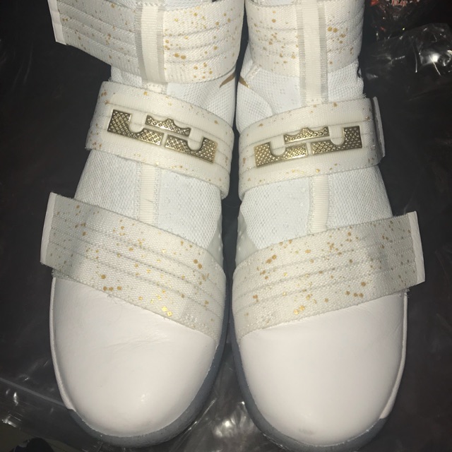 Lebron soldier 10 size hot sale 12