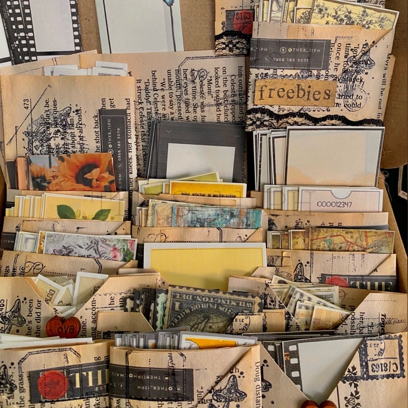 8.11 JOURNAL VINTAGE SET OF 300+ ASSORTED EPHEMERA MATERIALS PLUS ...