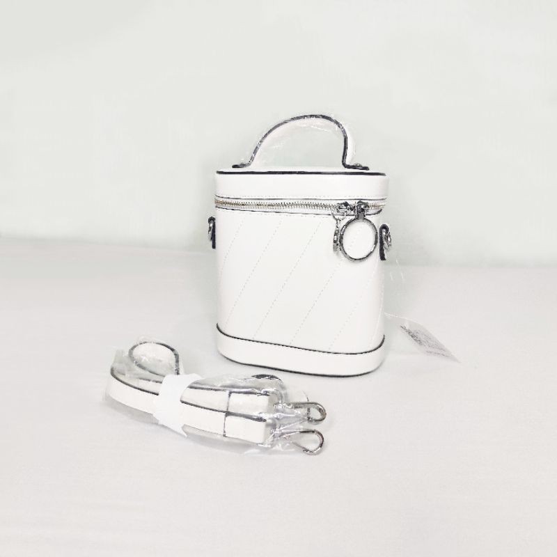 White Bucket Bag (How R U Brand) Shopee Philippines