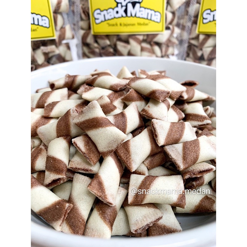 Mini WAFER Pillow Chocolate/PANDAN/STRAWBERRY 200GR Snackmama