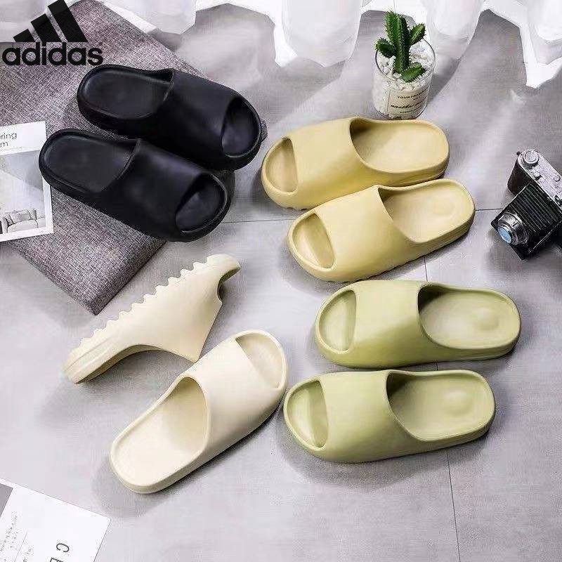 Yeezy slides online crocs